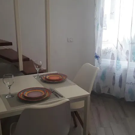 Mariposa דירה ארונה